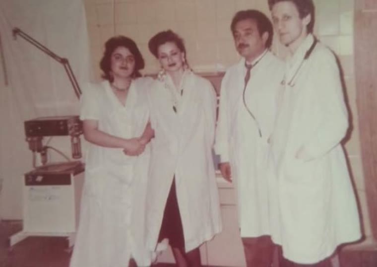 Arxiv fotosu: Dr. Sahib Cəfərov pediatriya şöbəsinin əməkdaşları ilə